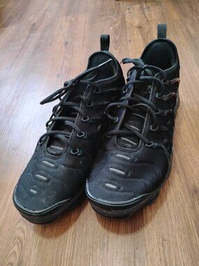 Nike Air VaporMax Plus Triple Black Athletic Shoes Sneakers